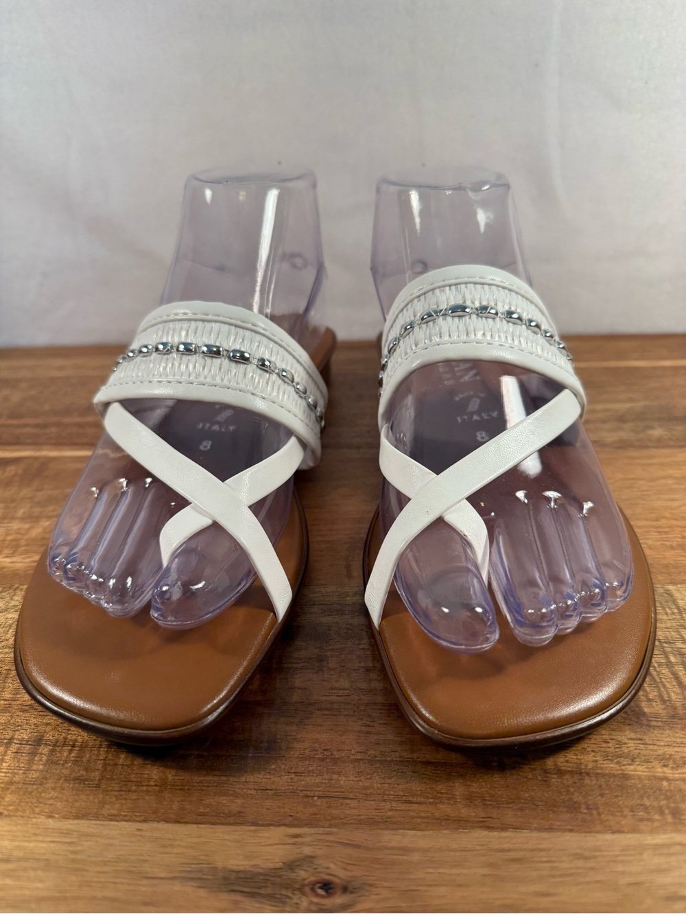 Italian Shoemaker Thong Slip-on Sandals White with Silver Size 8 NWOT - Picture 1 of 10